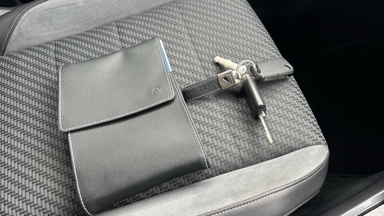 Volkswagen T-Roc 2.0 TSI 4MOTION R-Line 5dr DSG Petrol Hatchback